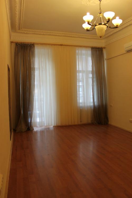 Sell 3-room apartment. Киев, Бассейная — photo 1