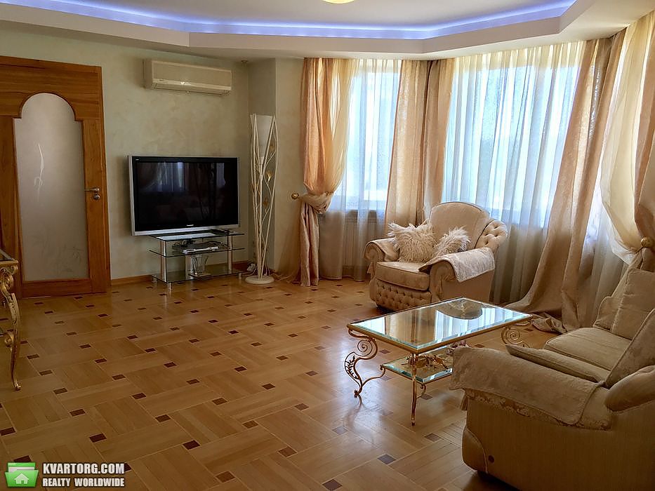 Rent out 2-room apartment. Киев,  Никольско-Слободская — photo 1