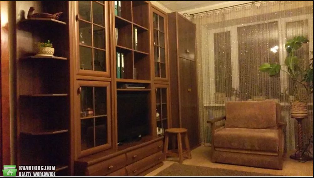 Rent out 2-room apartment. Киев, Лагерная — photo 10