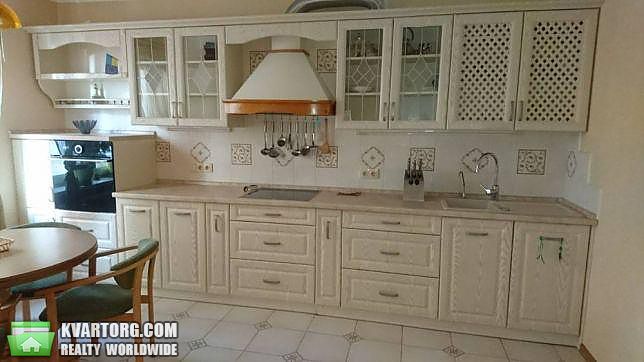 Rent out 2-room apartment. Киев,  Урловская — photo 1