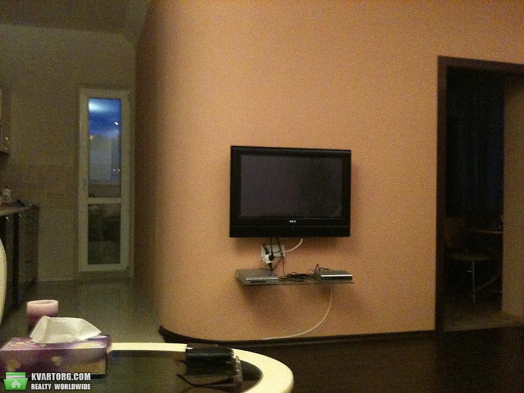 Rent out 2-room apartment. Киев,  Саксаганского — photo 2