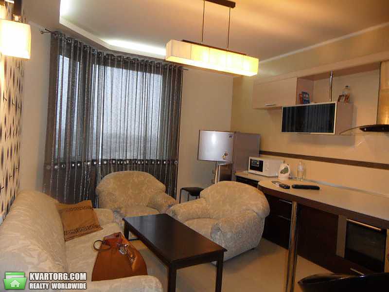 Rent out 3-room apartment. Одесса, Среднефонтанская — photo 1