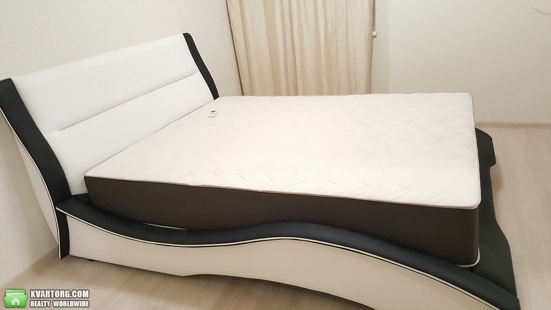Rent out 2-room apartment. Киев,  Петропавловская — photo 6