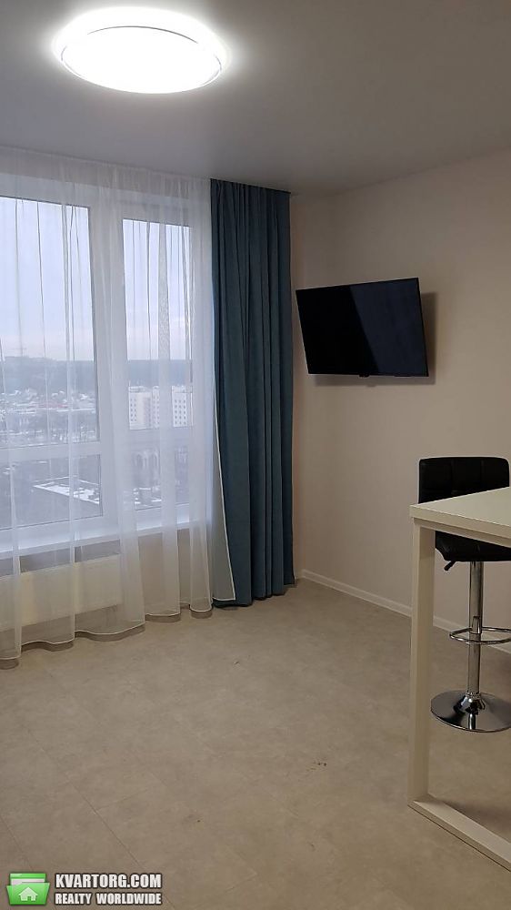 Rent out 1-room apartment. Киев, Каменская — photo 3