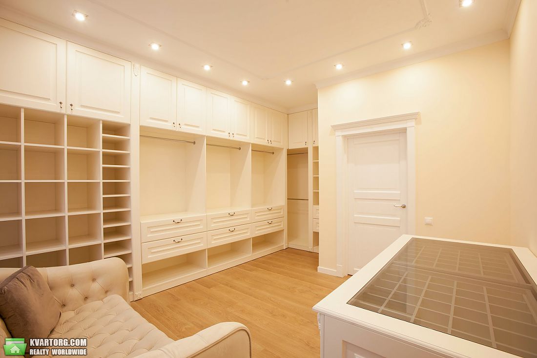 Sell 4-room apartment. Киев, Драгомирова ул. — photo 10