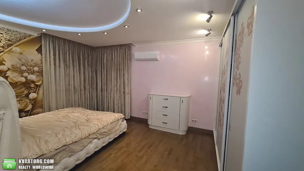 Sell 2-room apartment. Киев,  Ушакова — photo 1
