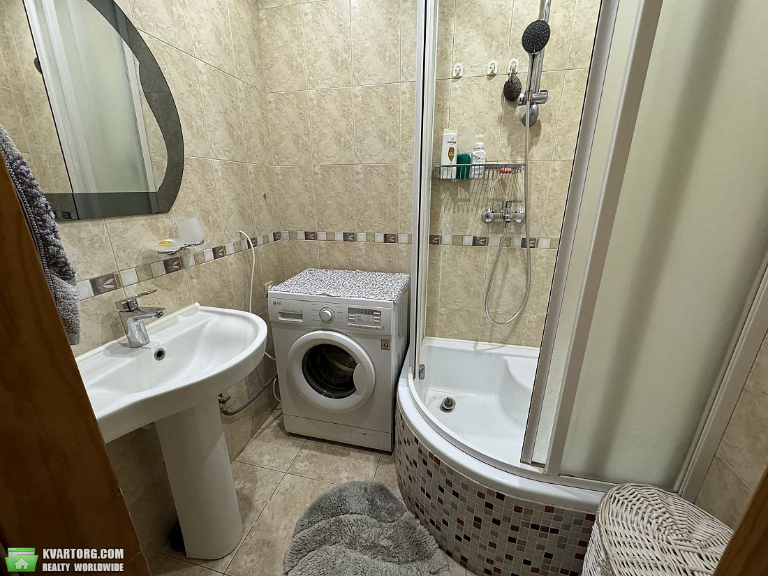 Rent out 3-room apartment. Киев,  Никольско-Слободская — photo 9