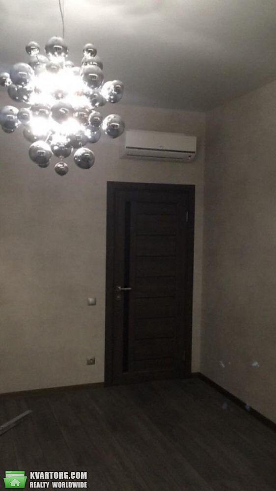Rent out 3-room apartment. Киев,  Кловский спуск — photo 3