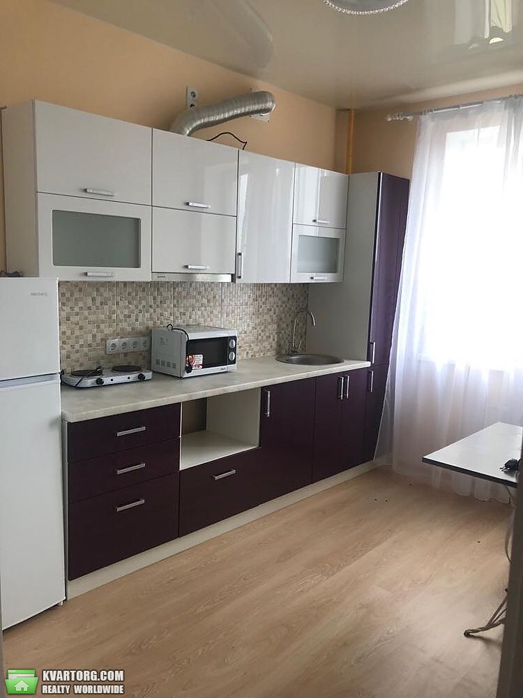Rent out 2-room apartment. Киев, Черкасская — photo 1