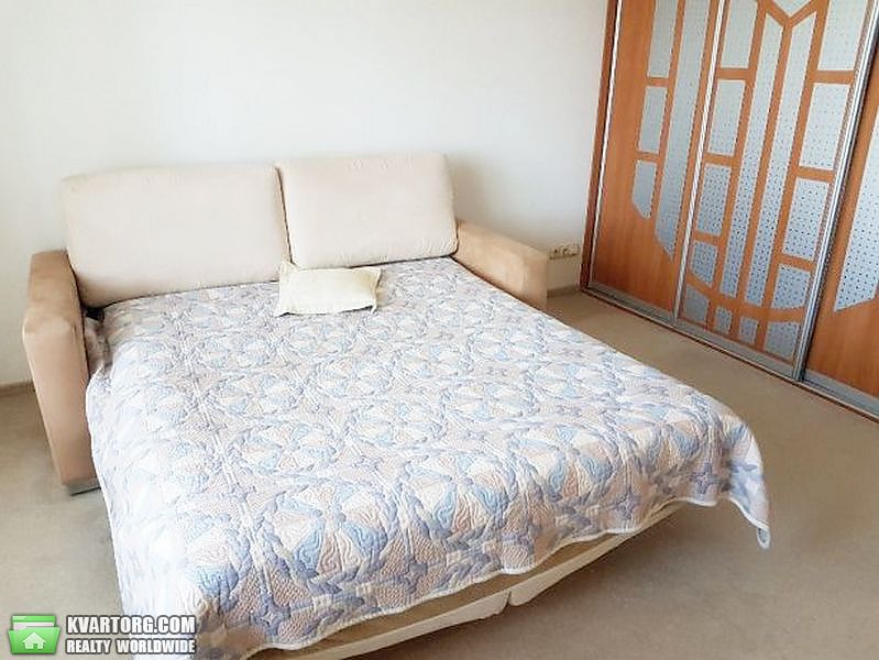 Rent out 1-room apartment. Киев,  Фучика — photo 8