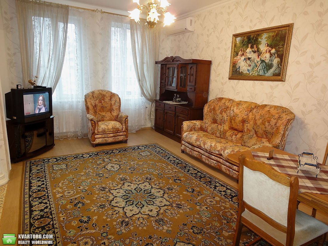 Rent out 3-room apartment. Одесса, Базарная — photo 1