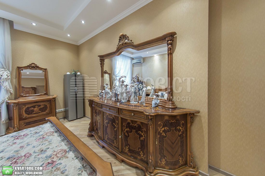 Rent out 4-room apartment. Киев,  Лабораторный пер — photo 7