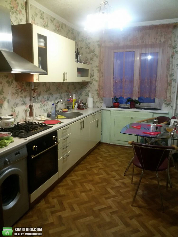 Sell 2-room apartment. Днепропетровск, Набережная Ленина — photo 1