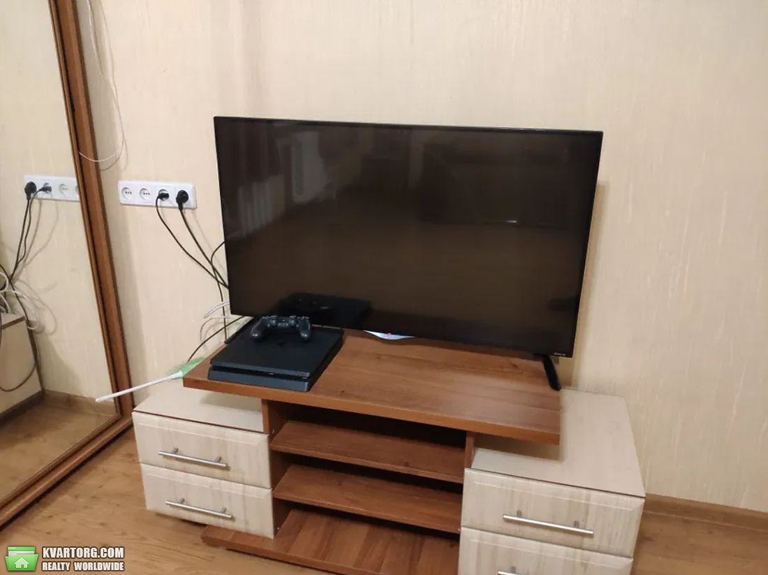Rent out 3-room apartment. Киев,  Бориспольская — photo 10
