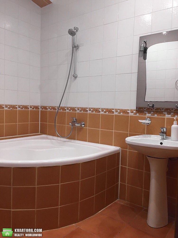 Rent out 2-room apartment. Киев,  Малая Житомирская — photo 7