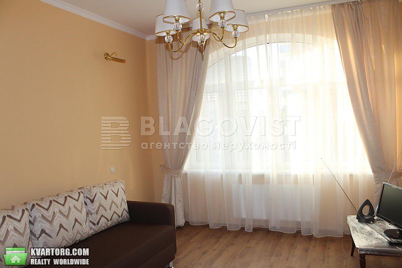 Rent out 2-room apartment. Киев, Чорновола — photo 2