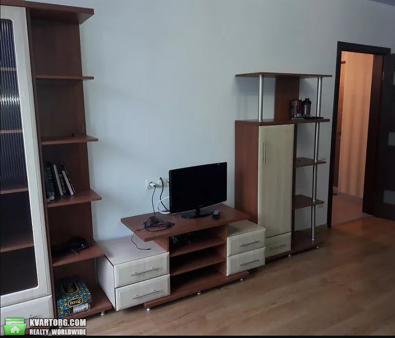 Rent out 1-room apartment. Киев, Симиренка — photo 8