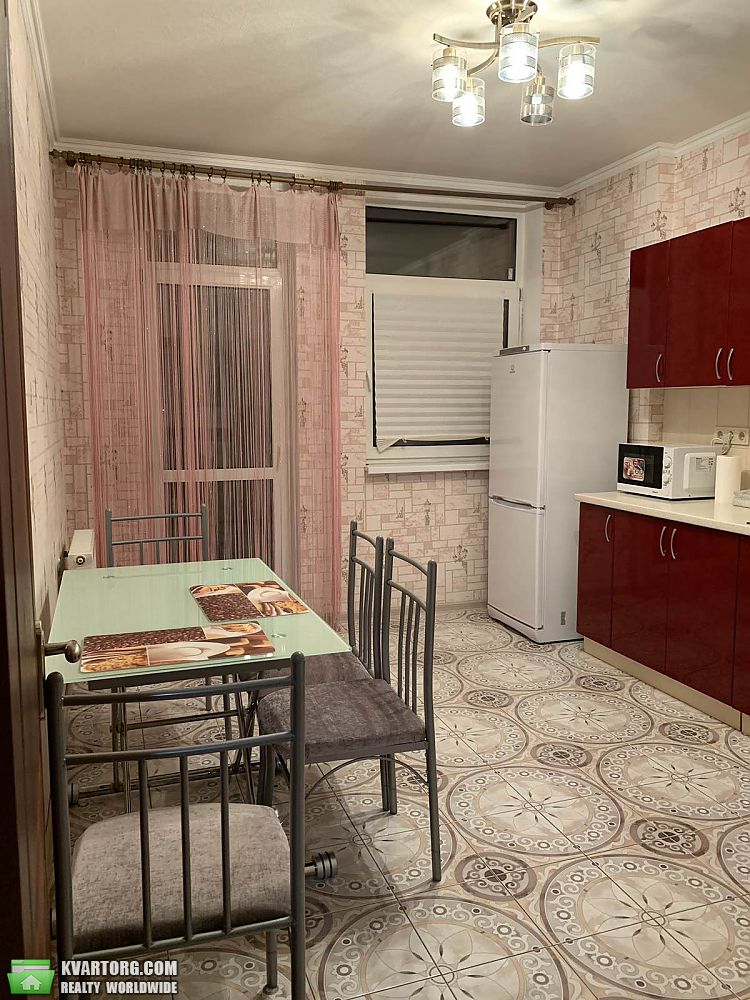 Rent out 1-room apartment. Киев, Эрнста — photo 8