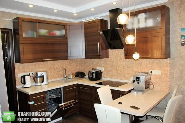 Rent out 2-room apartment. Киев,  Воссоединения пр — photo 1