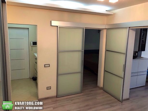 Rent out 3-room apartment. Киев,  Эрнста — photo 9