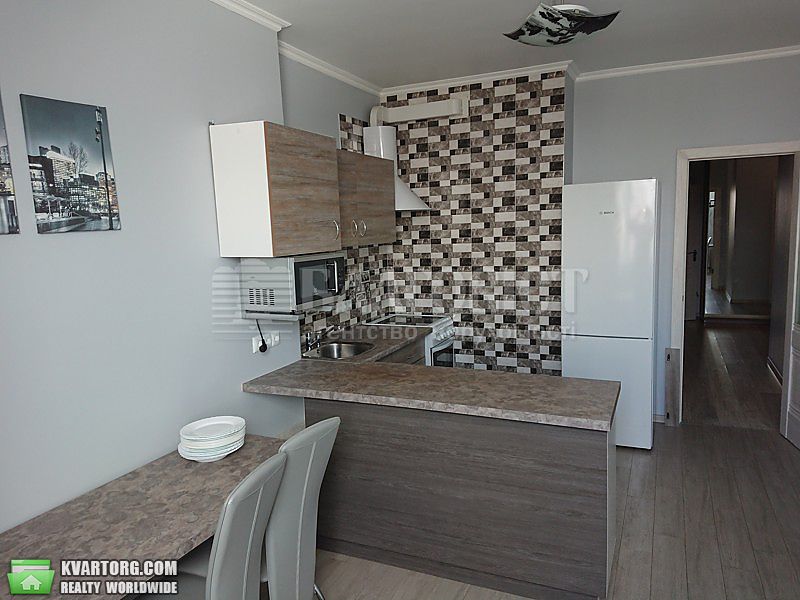 Rent out 3-room apartment. Киев,  Воссоединения пр — photo 1