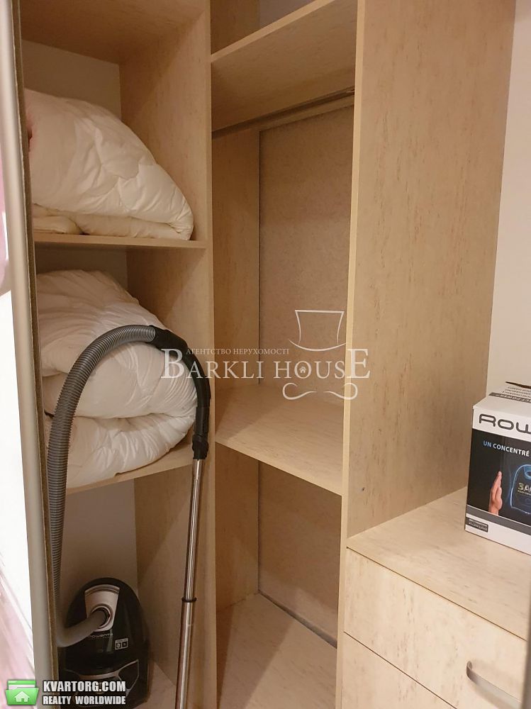 Rent out 3-room apartment. Киев,  Мельникова — photo 10
