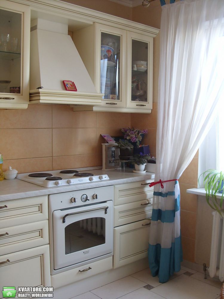 Sell 3-room apartment. Киев,  Урловская — photo 1
