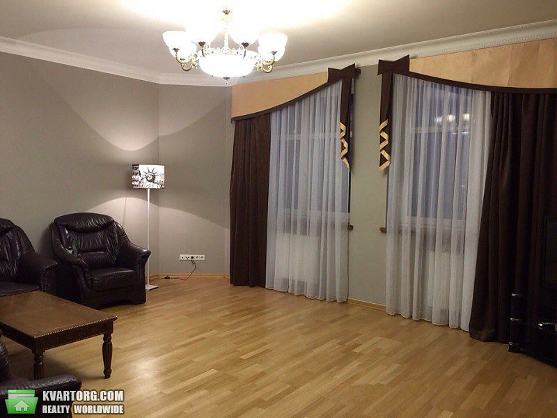 Rent out 4-room apartment. Киев,  Щорса — photo 3