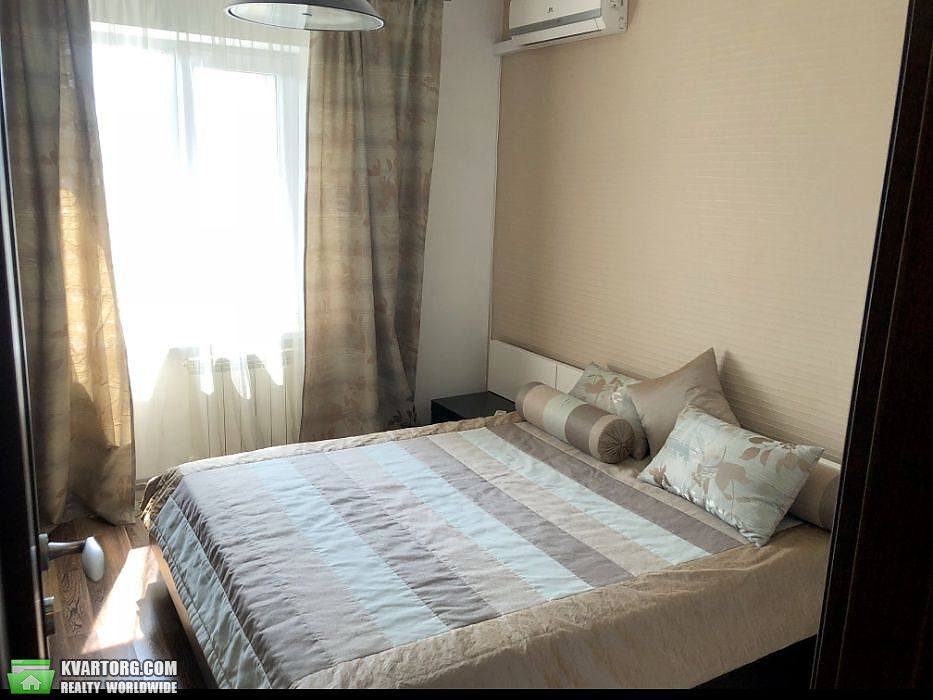 Rent out 2-room apartment. Киев,  Уборевича — photo 1