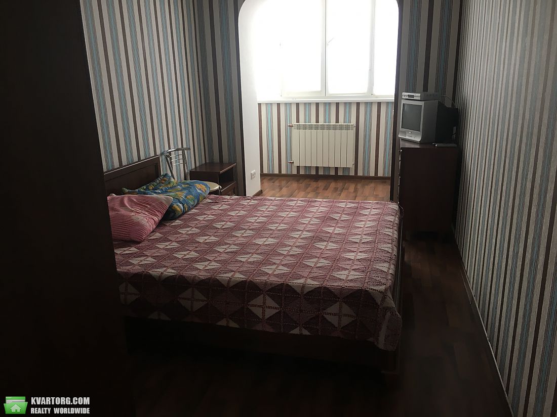Rent out 4-room apartment. Киев,  Автозаводская — photo 7