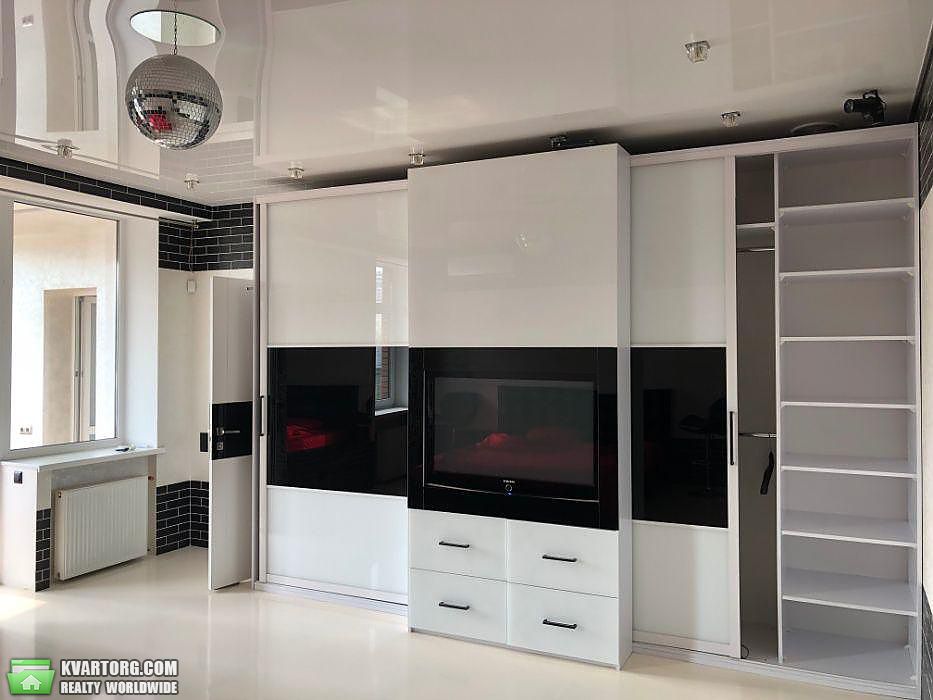 Rent out 1-room apartment. Киев,  Леси Украинки бул — photo 1
