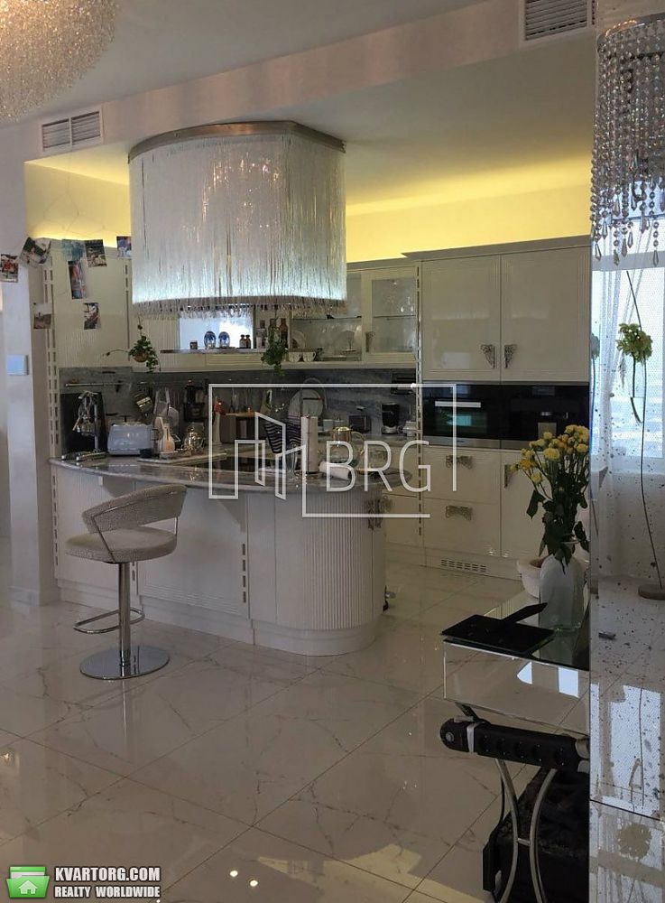 Rent out 3-room apartment. Киев,  Драгомирова — photo 3