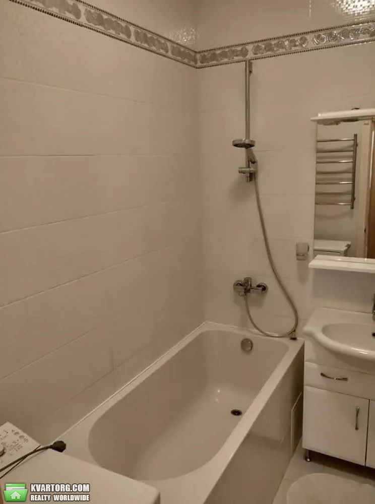 Rent out 2-room apartment. Киев,  Липская — photo 8