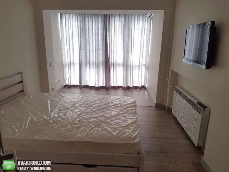 Rent out 3-room apartment. Киев, Лаврская — photo 2