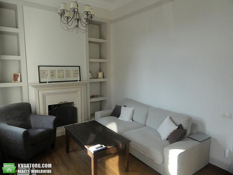 Rent out 2-room apartment. Киев,  Десятинная — photo 1