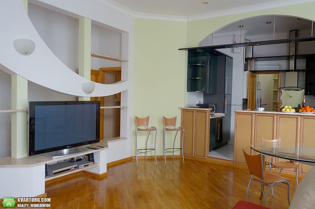 Rent out 3-room apartment. Киев,  Ярославов Вал — photo 1