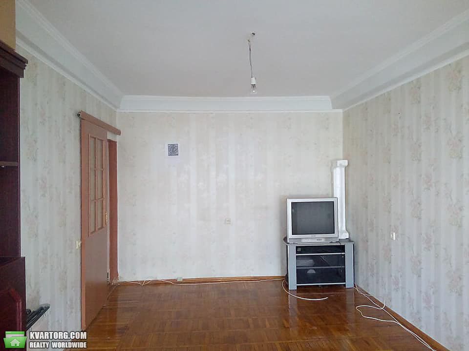 Rent out 2-room apartment. Киев, Энтузиастов ул. — photo 7