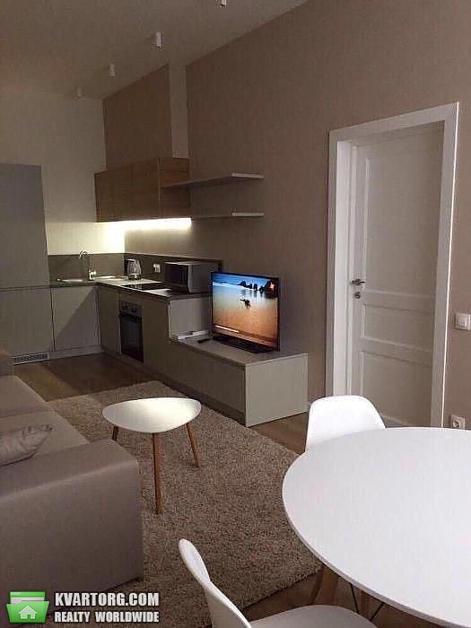 Rent out 2-room apartment. Киев, Драгомирова ул. — photo 4