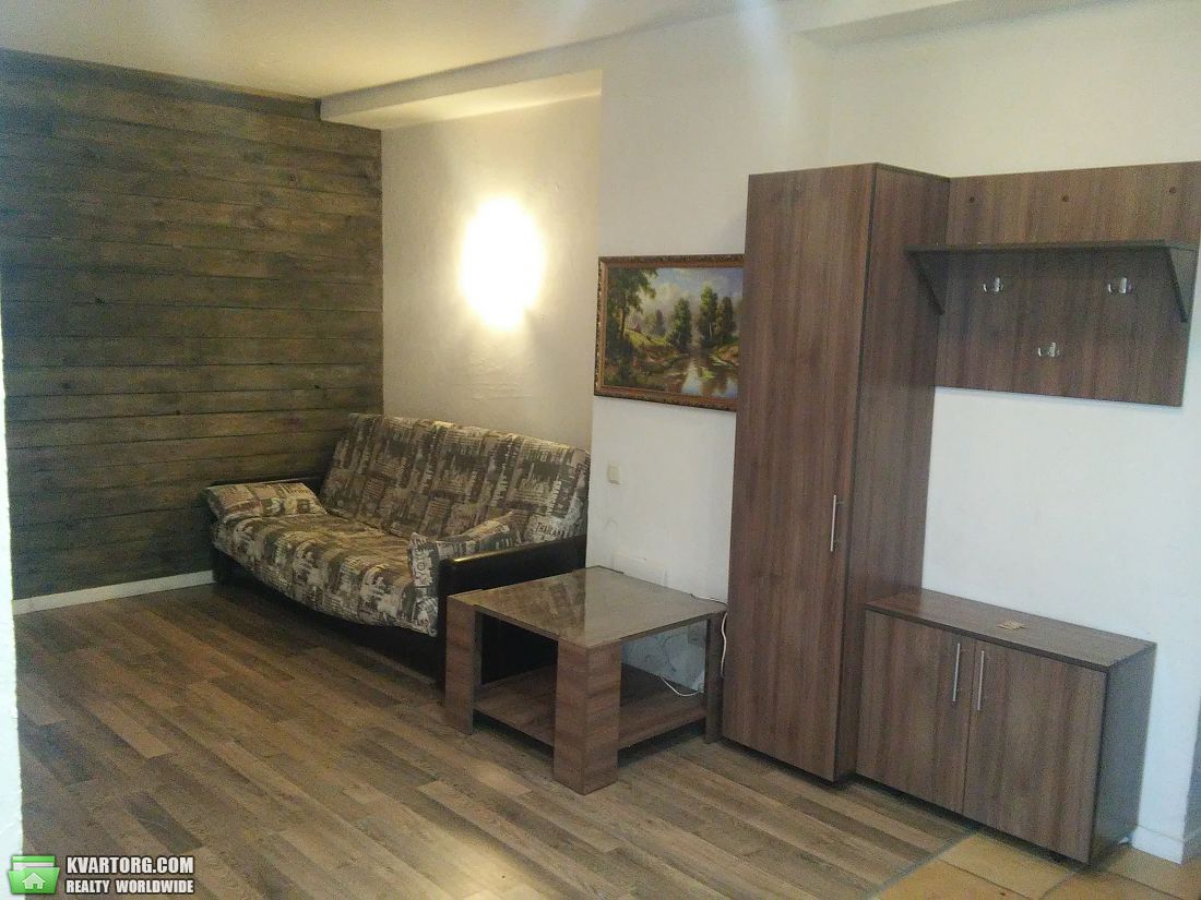 Rent out 2-room apartment. Киев,  Тычины пр — photo 1