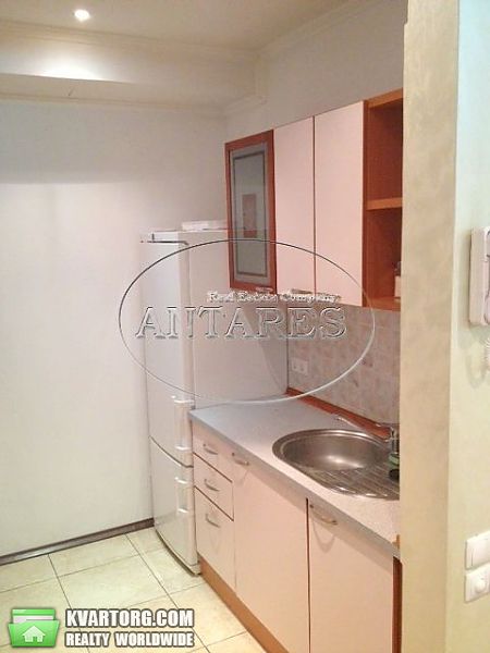 Rent out 2-room apartment. Киев, Жилянская — photo 4