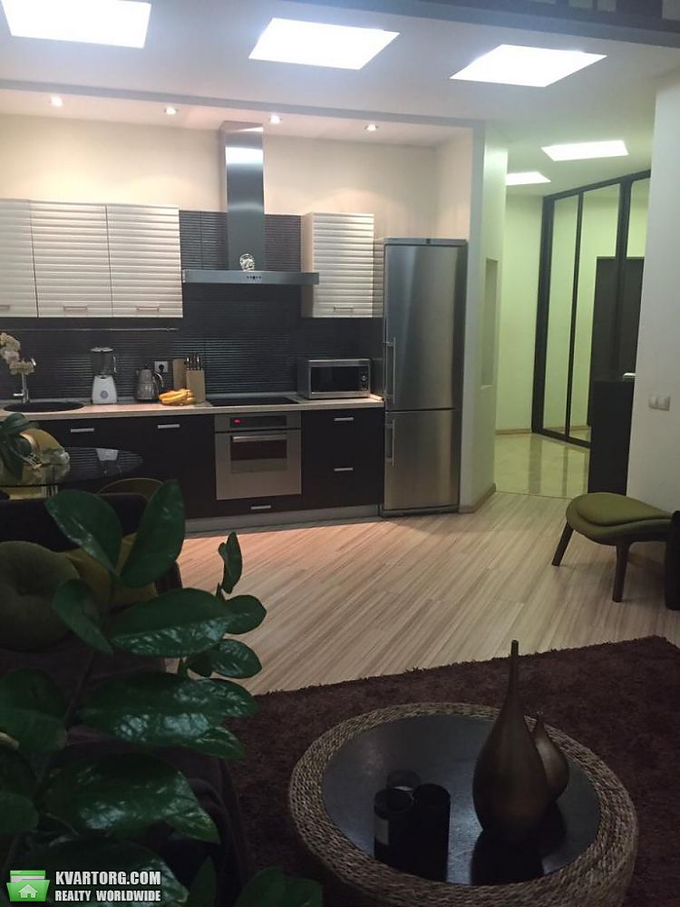 Rent out 2-room apartment. Киев,  Жилянская — photo 4