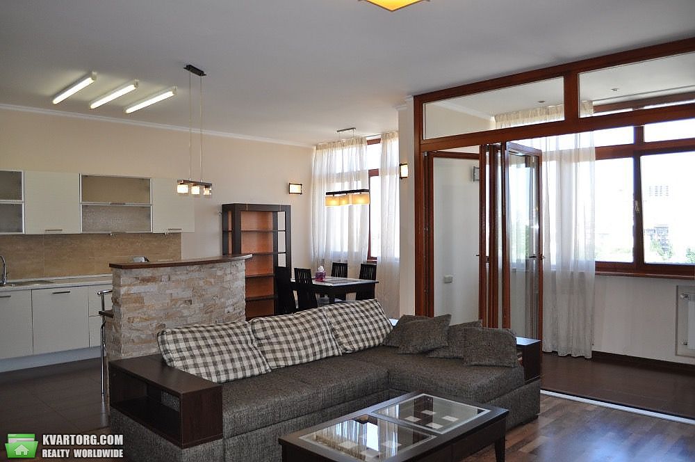 Rent out 4-room apartment. Киев,  Саксаганского — photo 2