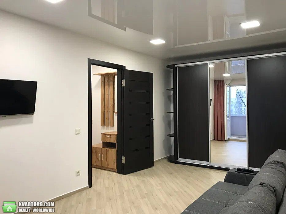 Rent out 2-room apartment. Киев,  Бойченко — photo 8