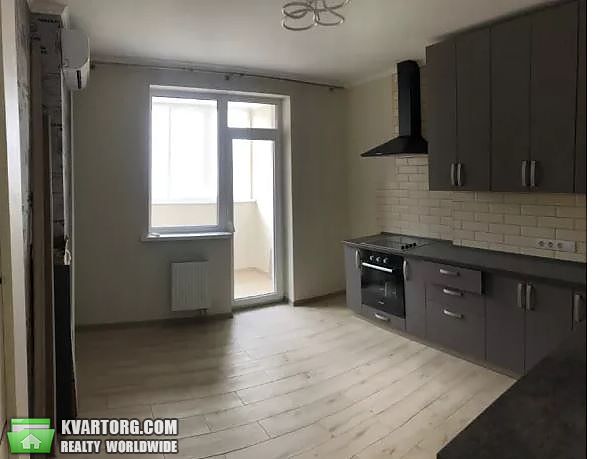 Rent out 2-room apartment. Киев, Панельная — photo 4