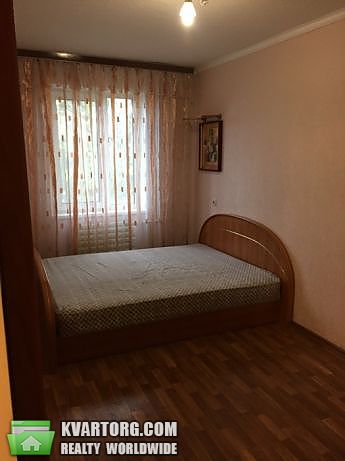 Rent out 3-room apartment. Киев,  Приречная — photo 1
