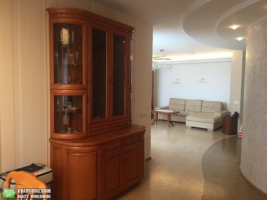 Sell 3-room apartment. Киев,  Амосова — photo 1