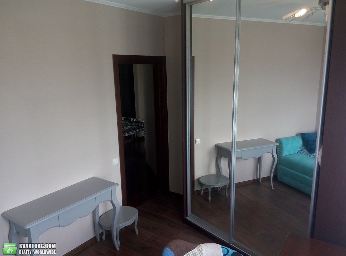 Rent out 3-room apartment. Киев,  Юрковская — photo 10