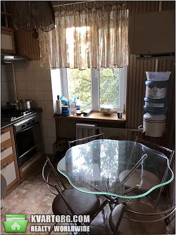 Rent out 2-room apartment. Киев, Братьев Зеровых — photo 2