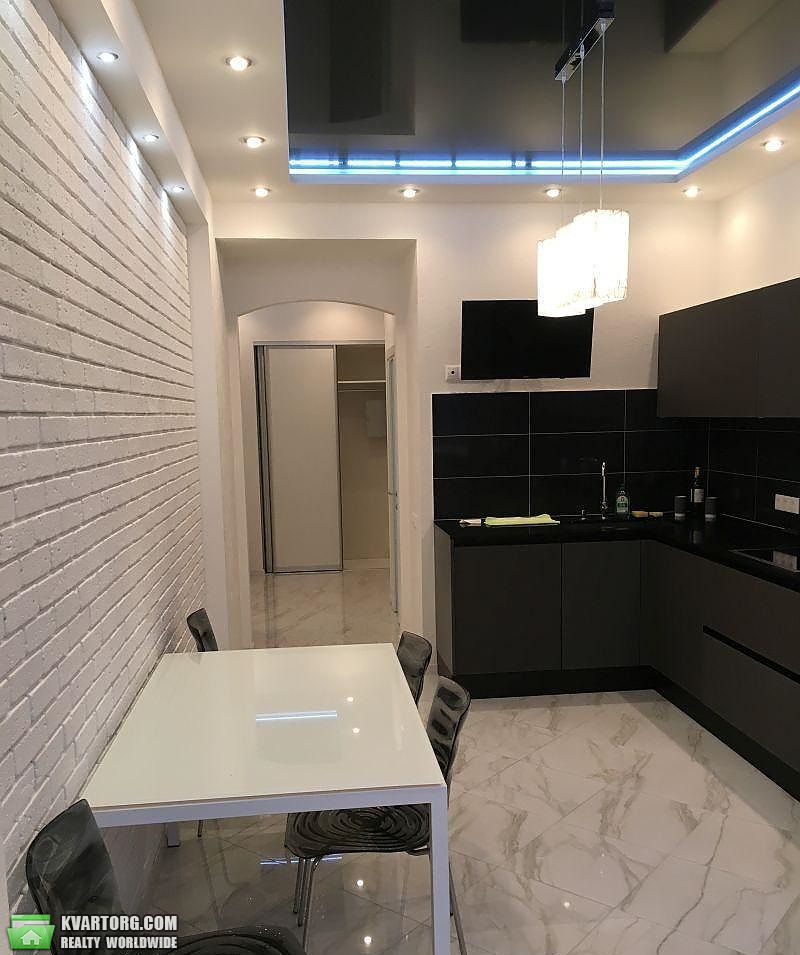 Rent out 3-room apartment. Киев, Драгомирова — photo 1