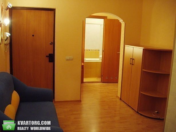 Rent out 3-room apartment. Киев,  Героев Днепра — photo 3